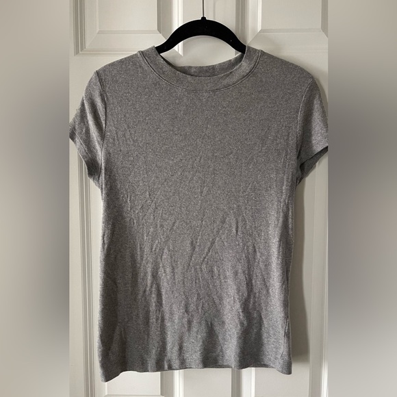 a new day Tops - NWOT Women’s A New Day Soft Gray Stretchy Short Sleeve Top, M
